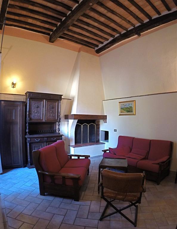 Podere Le Monache Монтайоне Номер фото